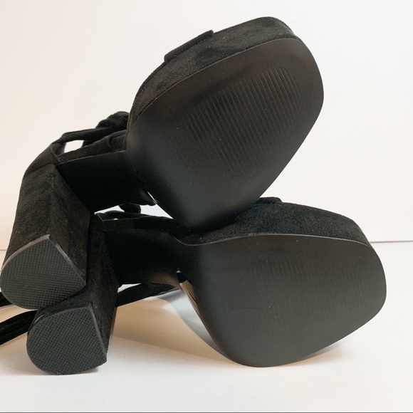 Nasty Gal Chunky Heel Velvet Finish Tie Up Shoe Size 9 Black - Picture 11 of 12